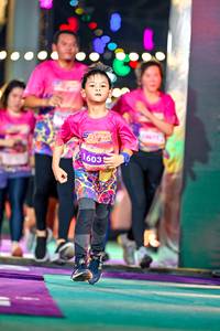 BIB: 16031
                            <button type="button" onclick="openModal(24688351)" class="btn btn-primary btn-sm float-right btn-popup" data-toggle="modal" data-target=".modal-high-quality">
                        <i class="fas fa-shopping-cart"></i> Add to Cart
                    </button>
                                            <button type="button" onclick="isThisMe(24688351, true)" class="btn btn-success btn-sm float-right btn-popup btn-isme hidden" data-toggle="tooltip" data-placement="bottom" title="นี่คือรูปของคุณใช่ไหม คลิกที่นี่เพื่อเอาเข้าอัลบั้ม">
                        <i class="fas fa-plus"></i> Add to album
                    </button>
                    <button type="button" onclick="isThisMe(24688351, false)" class="btn btn-warning btn-sm float-right btn-popup btn-isnotme hidden">
                        <i class="fas fa-ban"></i> Remove from album
                    </button>